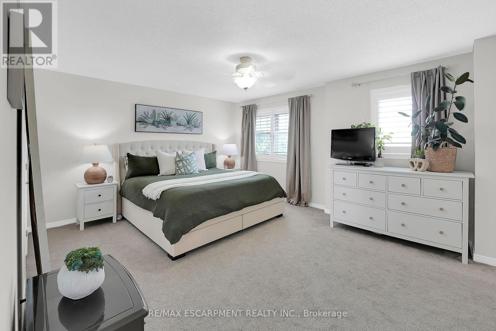 Photo 13 of 6 Southbrook Drive, Hamilton ON