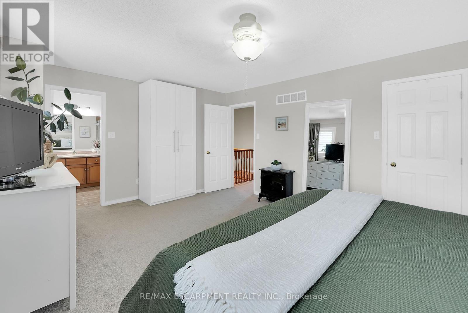 Photo 14 of 6 Southbrook Drive, Hamilton ON