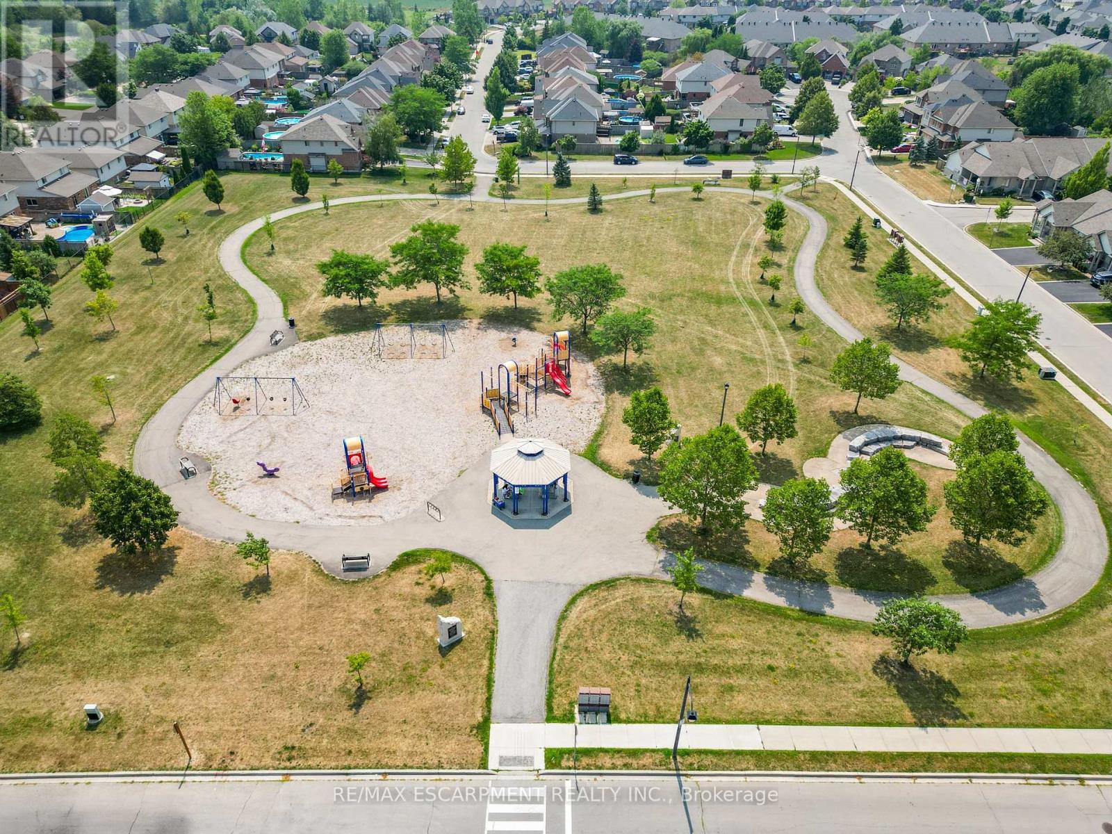Photo 28 of 6 Southbrook Drive, Hamilton ON