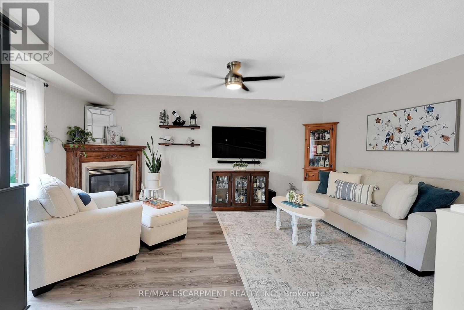 Photo 7 of 6 Southbrook Drive, Hamilton ON