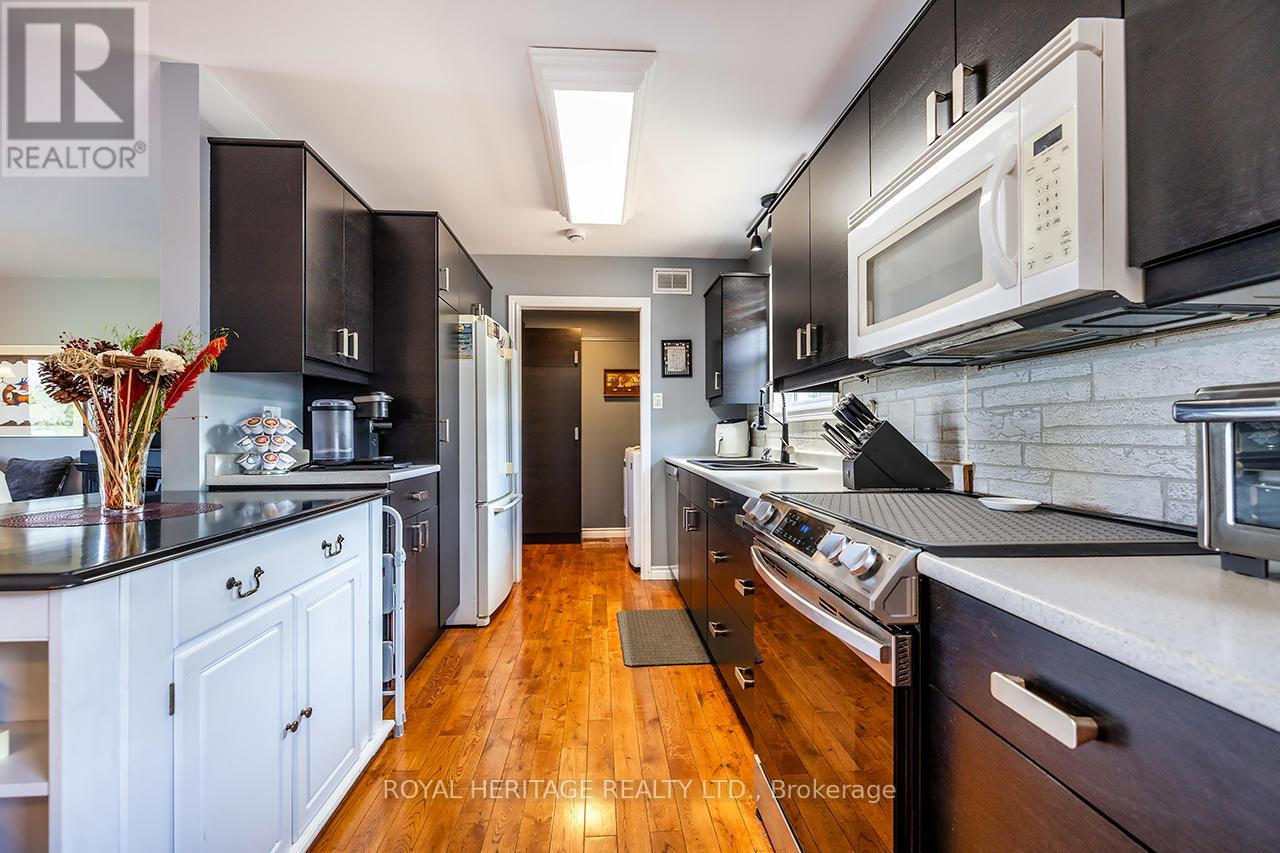 Photo 10 of 4395 7 Highway, Asphodelnorwood ON