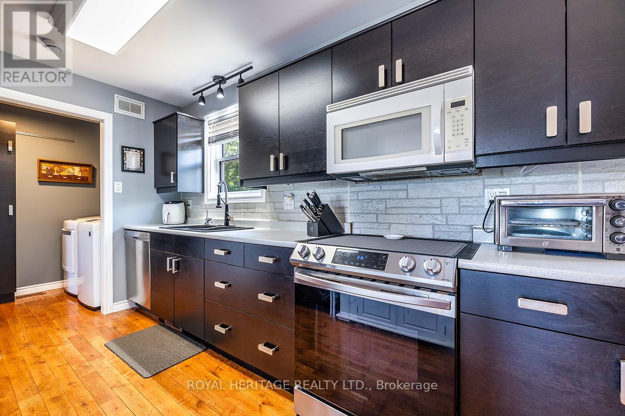 Photo 11 of 4395 7 Highway, Asphodelnorwood ON