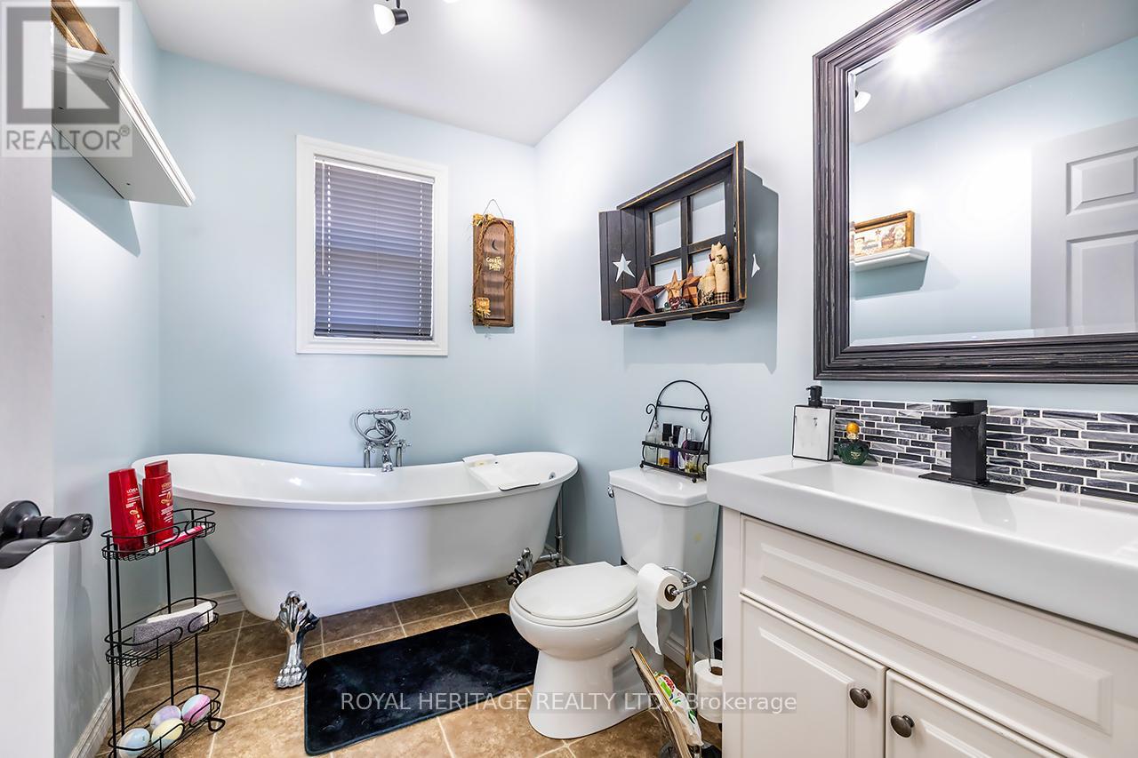 Photo 19 of 4395 7 Highway, Asphodelnorwood ON