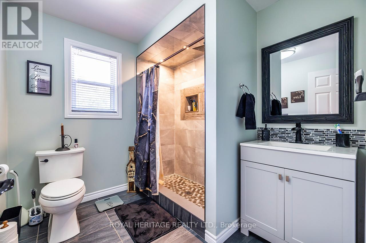 Photo 21 of 4395 7 Highway, Asphodelnorwood ON