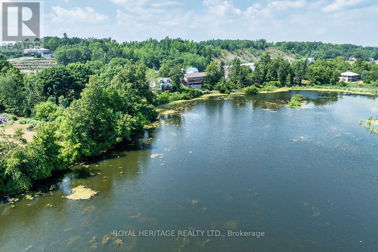 Photo 35 of 4395 7 Highway, Asphodelnorwood ON