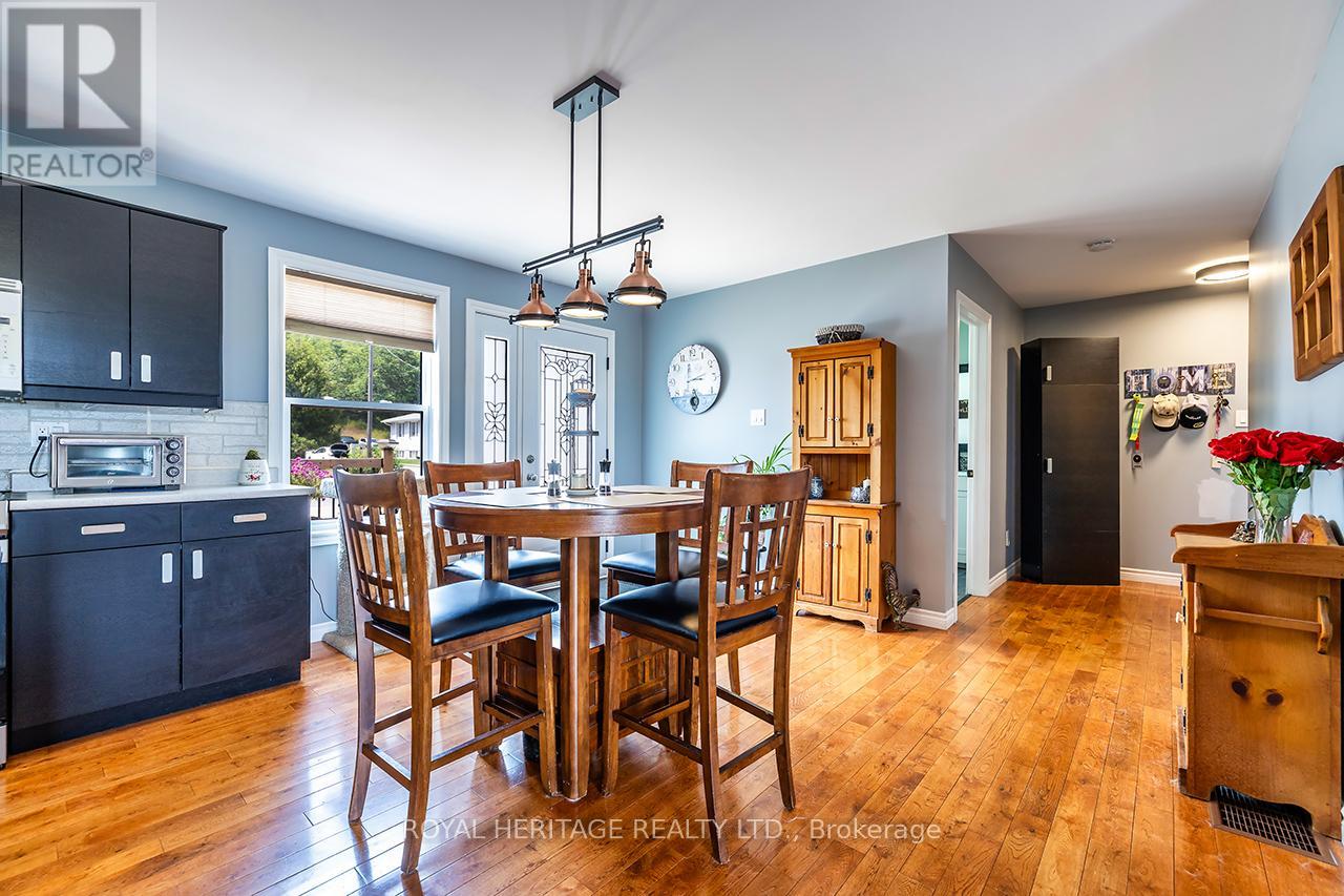 Photo 8 of 4395 7 Highway, Asphodelnorwood ON