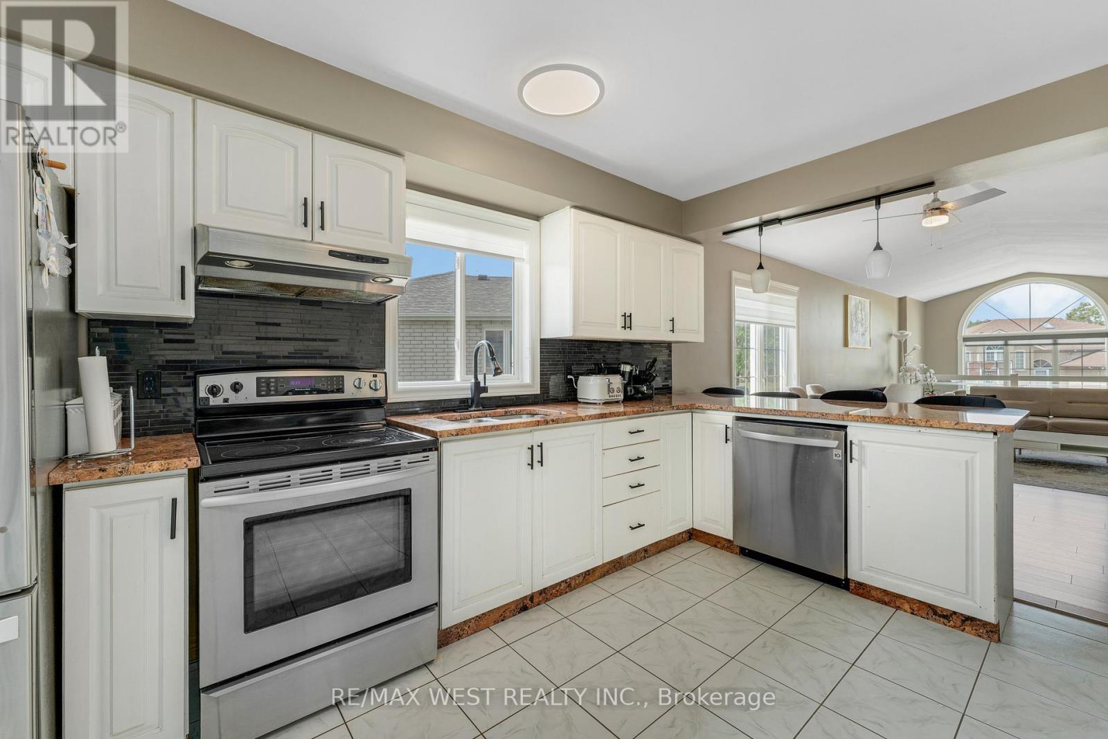 Photo 24 of 11143 Ancona Crescent, Windsor ON
