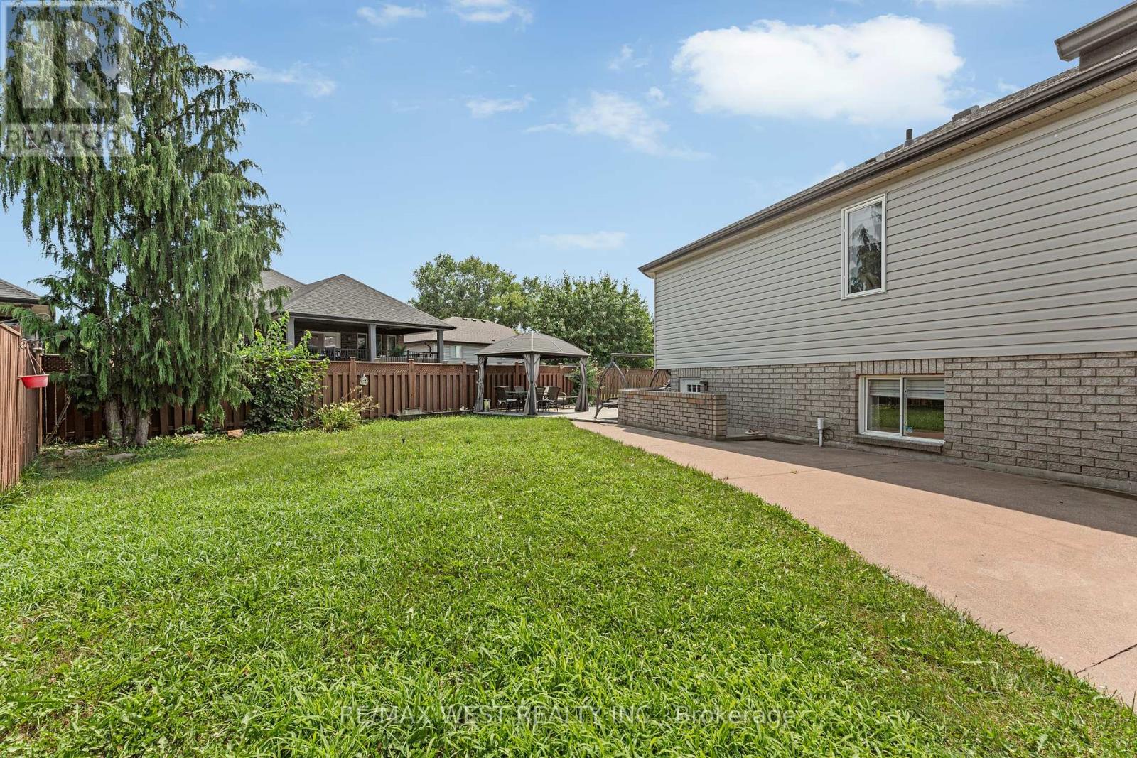 Photo 7 of 11143 Ancona Crescent, Windsor ON