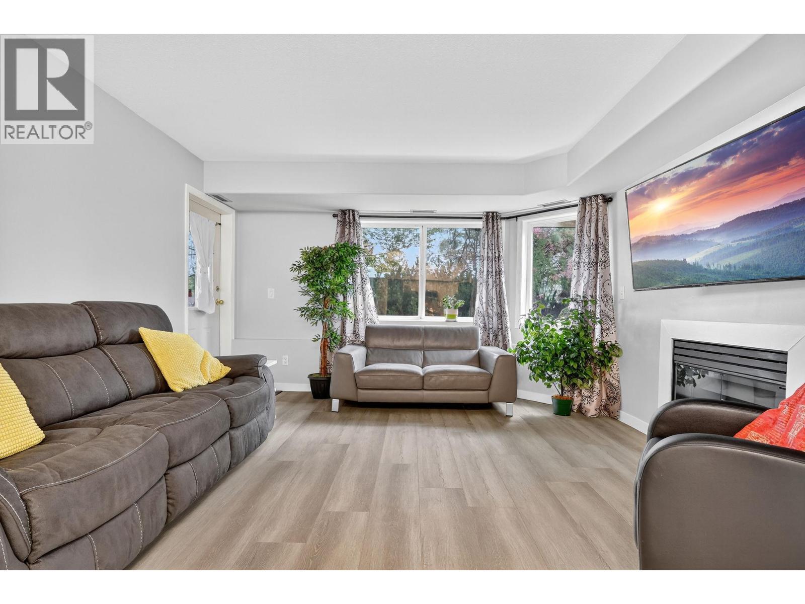 #105 3115 DE MONTREUIL COURT - Image 4