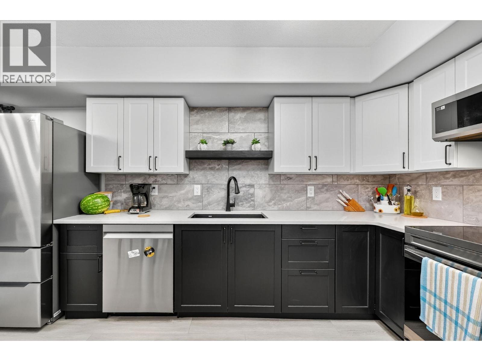 #105 3115 DE MONTREUIL COURT - Image 9