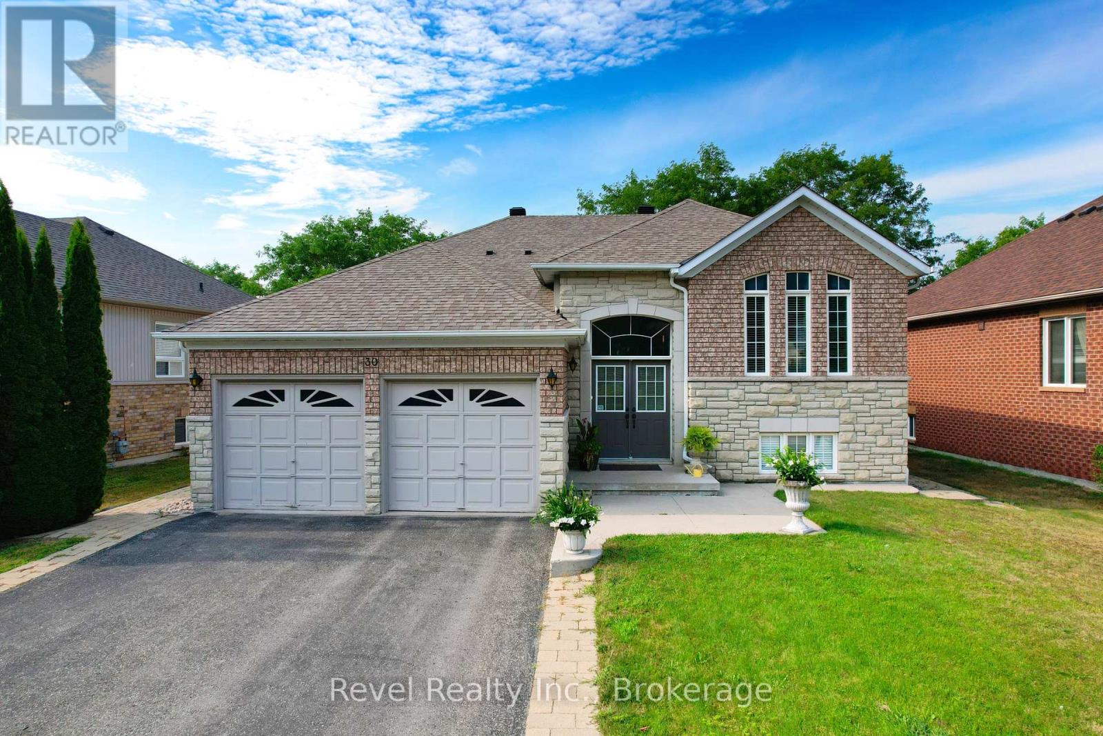 Photo 1 of 30 Cranberry Heights, Wasaga Beach ON