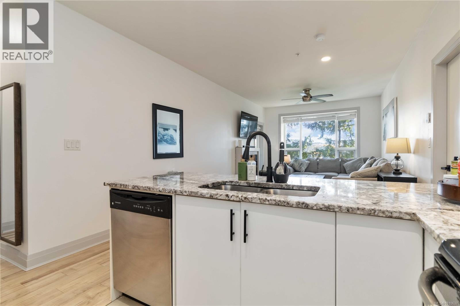209 1145 Sikorsky Road, Langford