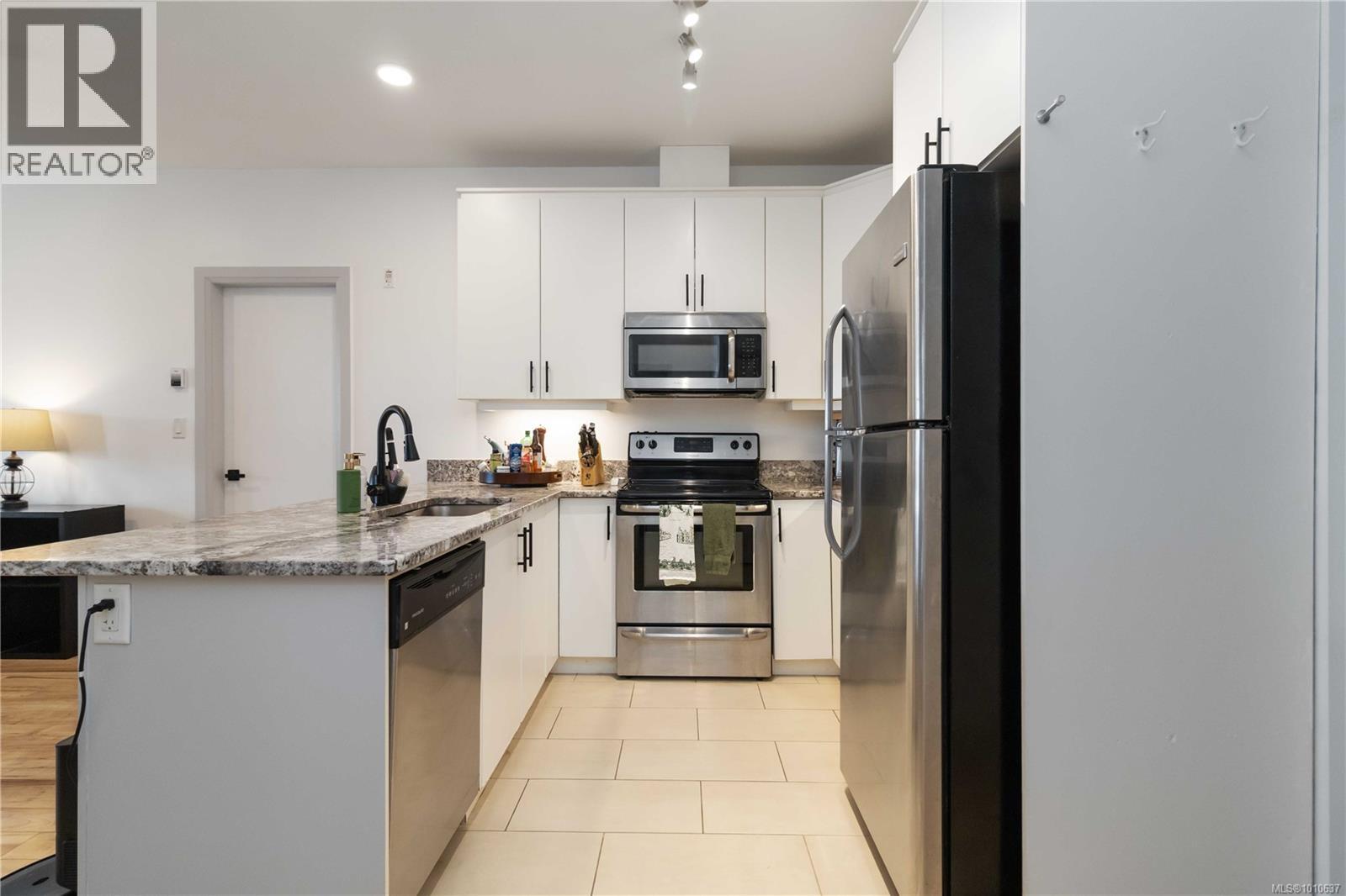 209 1145 Sikorsky Road, Langford