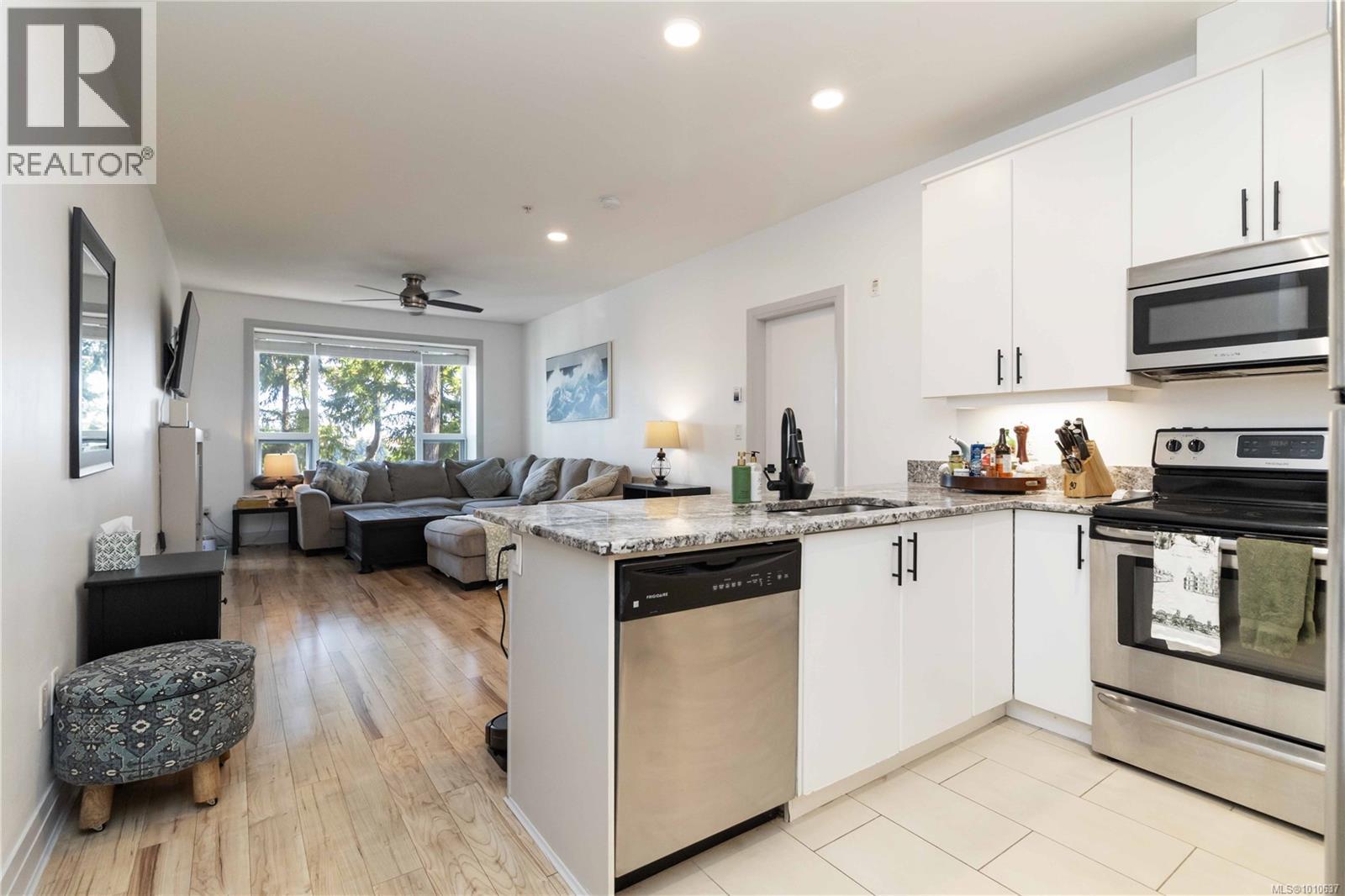 209 1145 Sikorsky Road, Langford