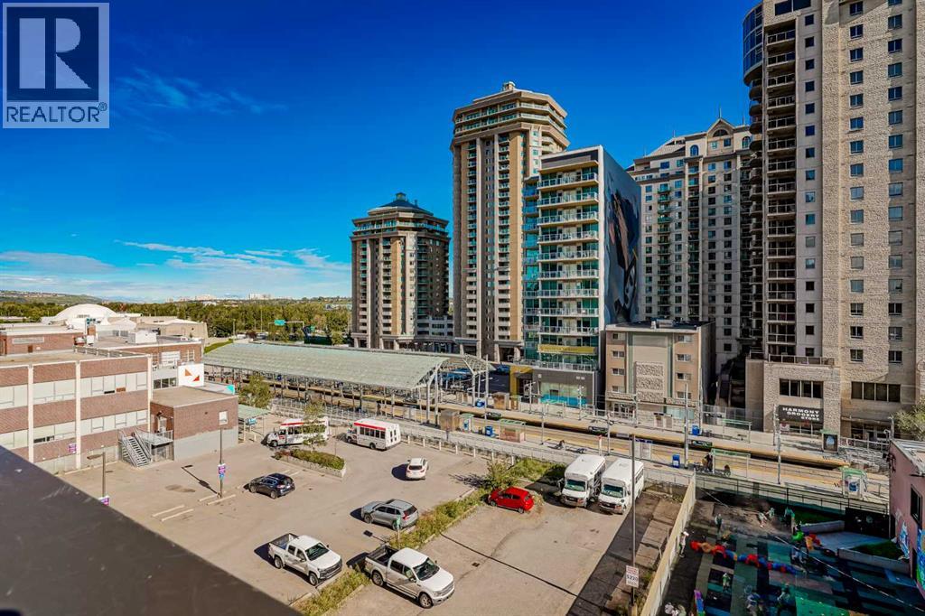 Single Family House for Sale in    Avenue SW Downtown West End Calgary 