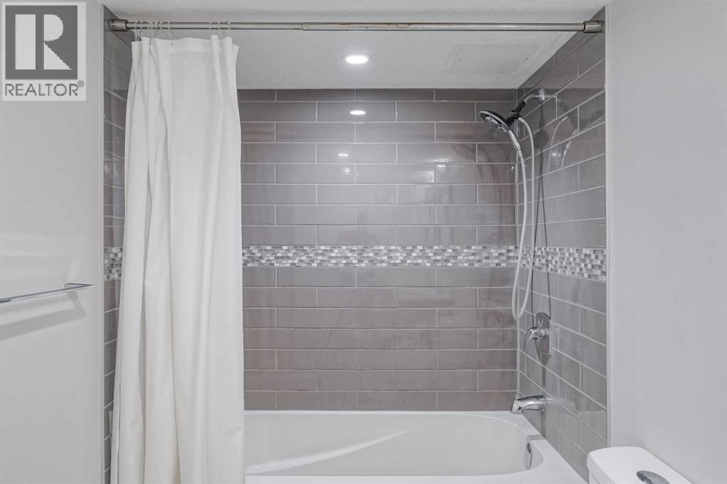 Single Family House for Sale in    Avenue SW Downtown West End Calgary 