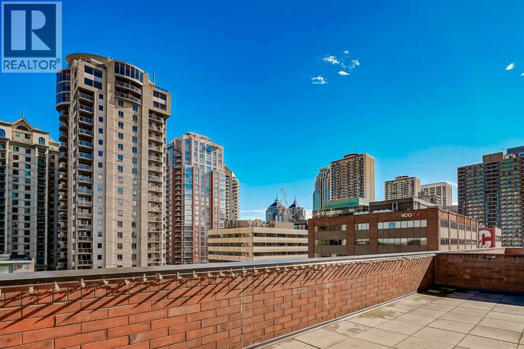 Single Family House for Sale in    Avenue SW Downtown West End Calgary 