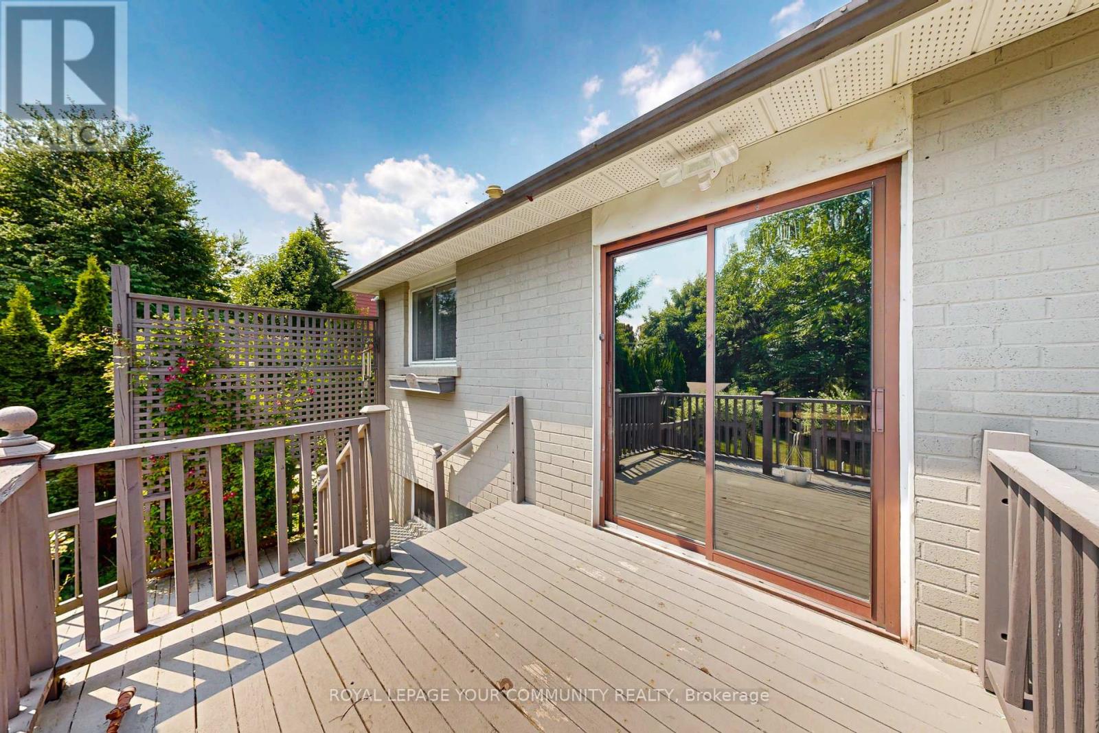 Photo 21 of Main 264 Currey Crescent, Newmarket ON