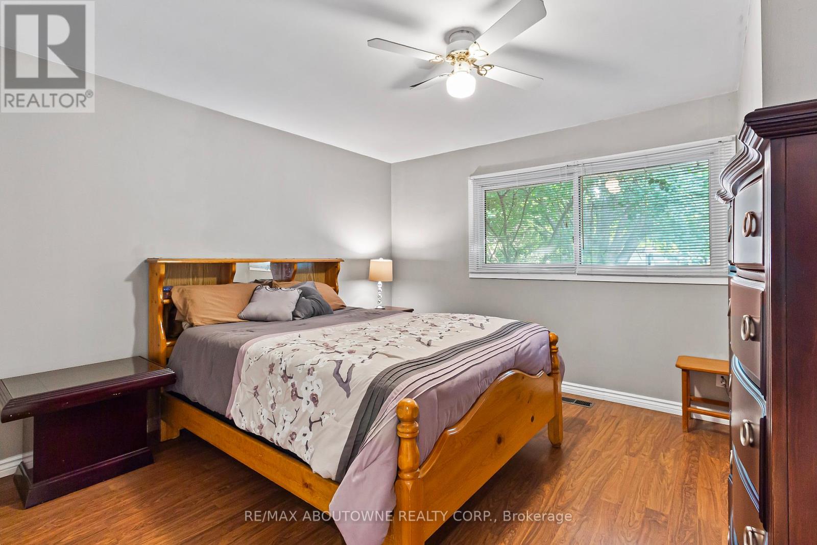 Photo 4 of 8759 Heritage Road, Brampton ON