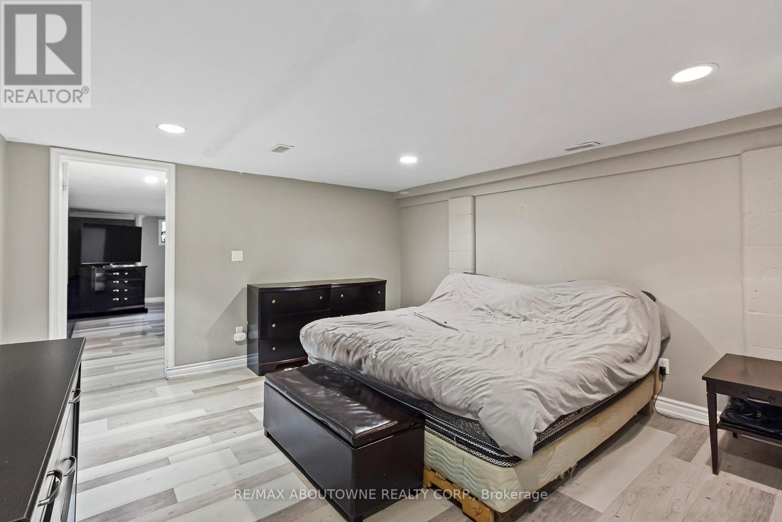 Photo 22 of 8759 Heritage Road, Brampton ON