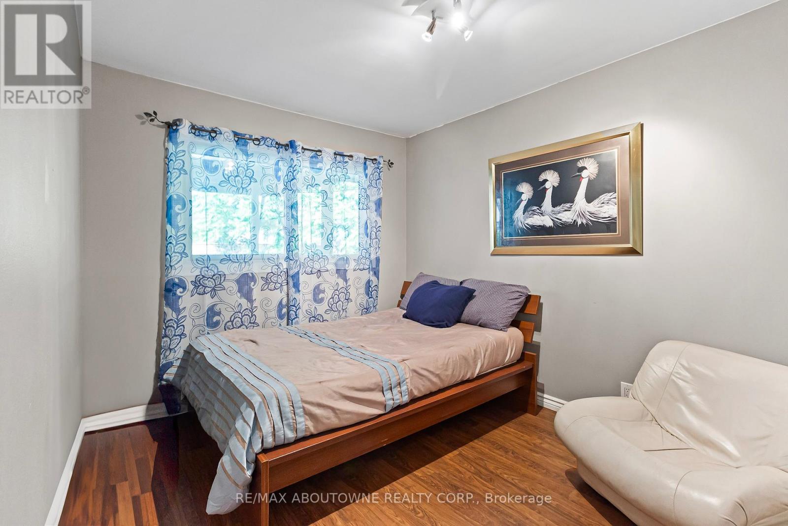 Photo 11 of 8759 Heritage Road, Brampton ON