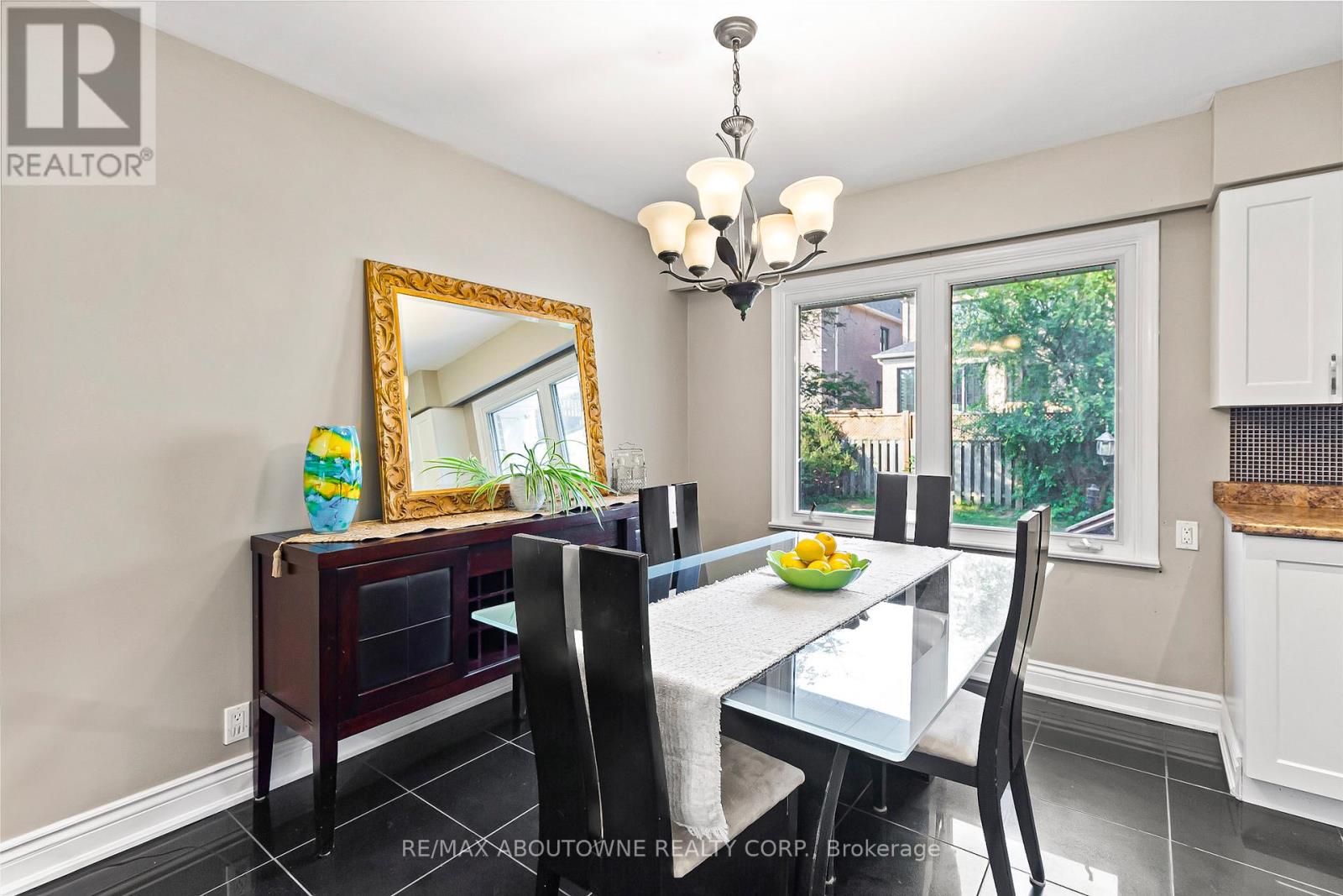Photo 29 of 8759 Heritage Road, Brampton ON