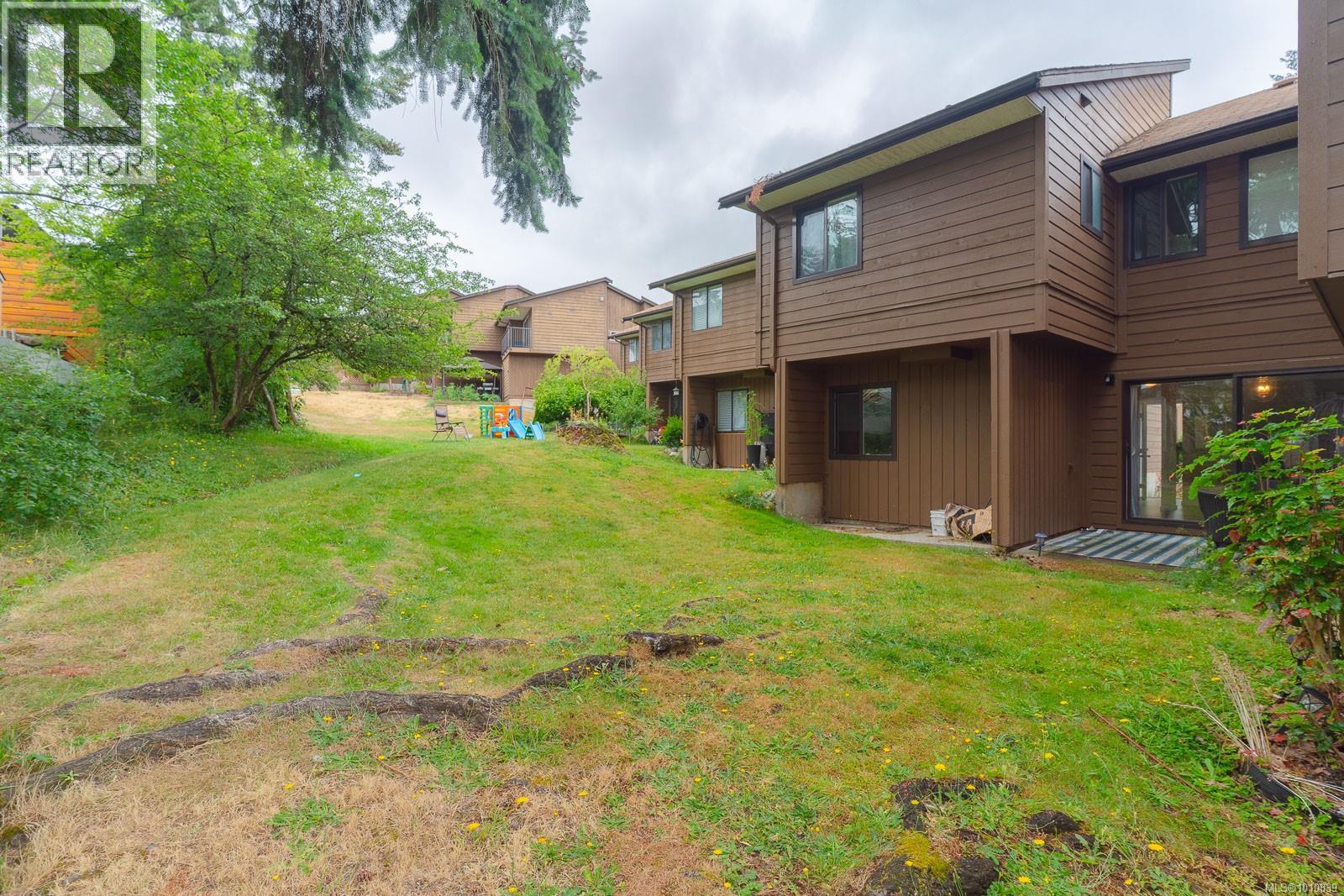 Photo 16 of 10 855 Howard Ave, Nanaimo BC