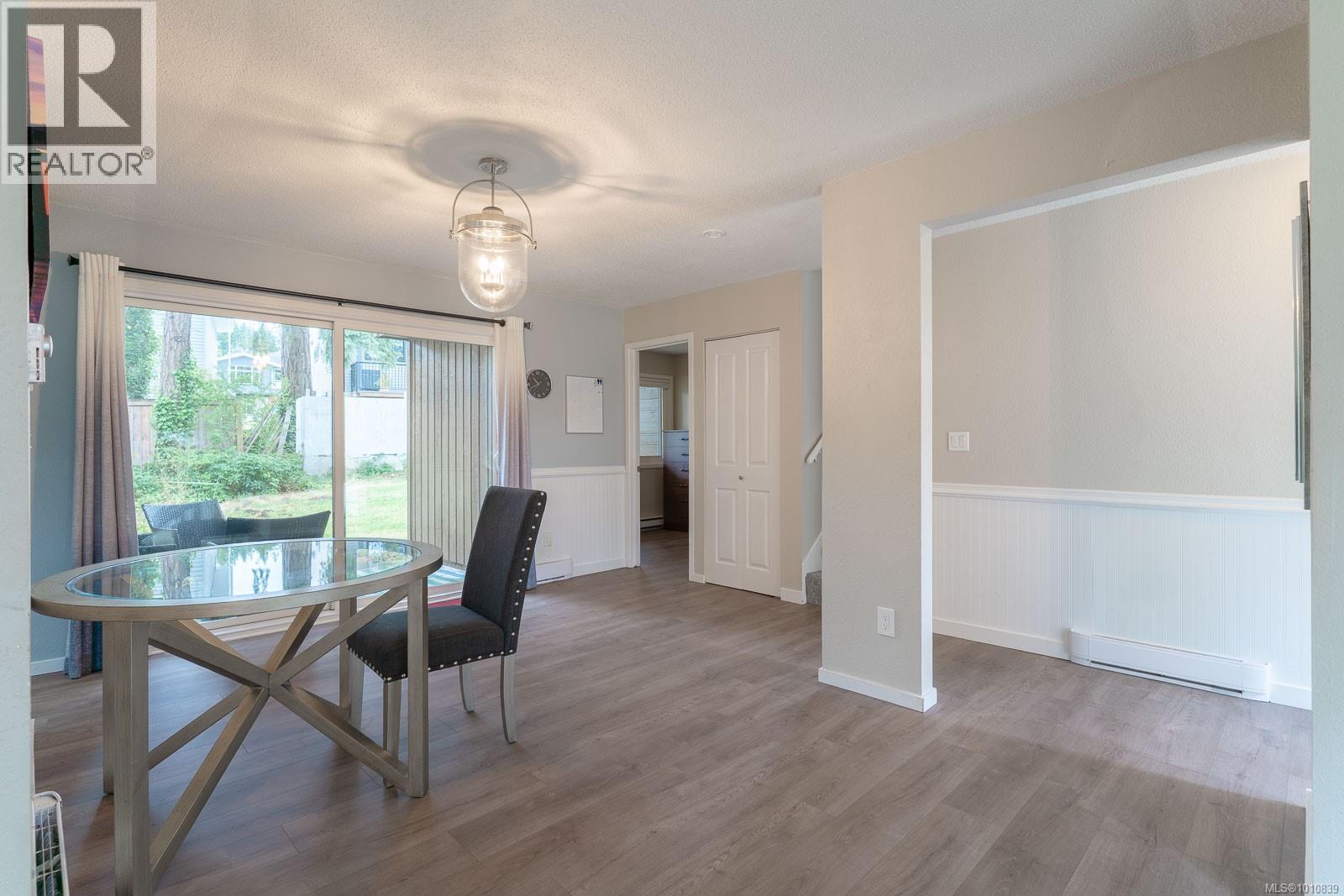 Photo 12 of 10 855 Howard Ave, Nanaimo BC