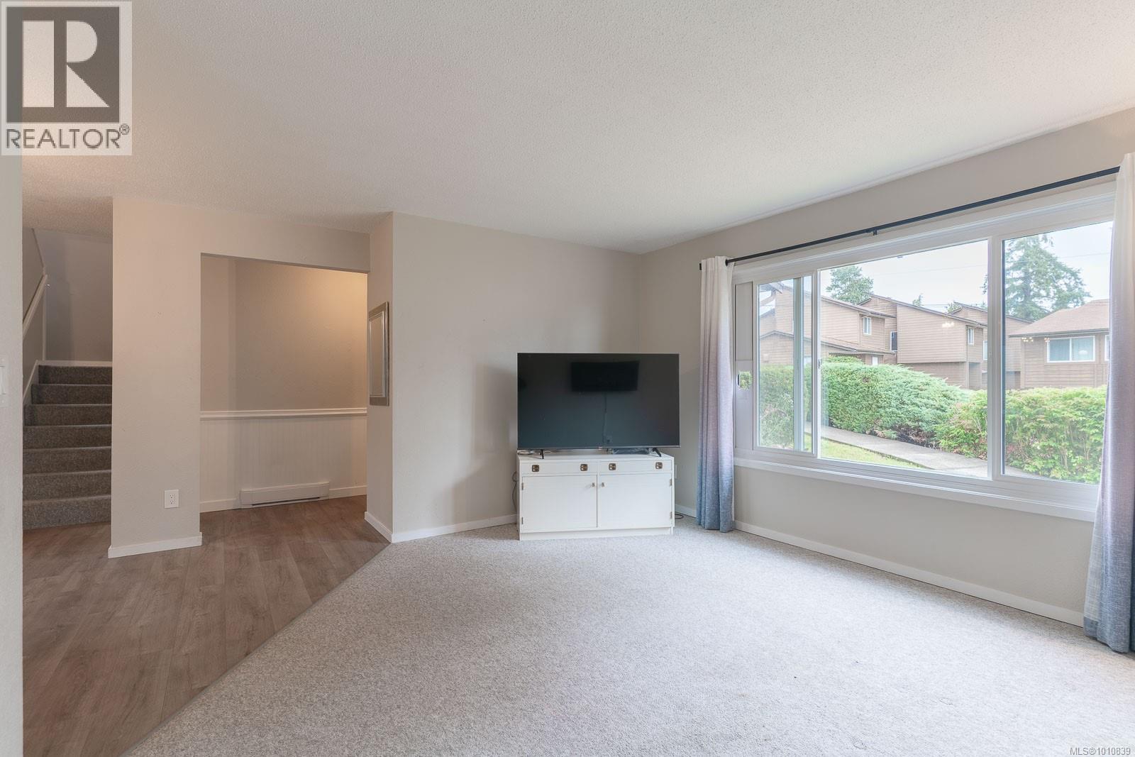 Photo 13 of 10 855 Howard Ave, Nanaimo BC