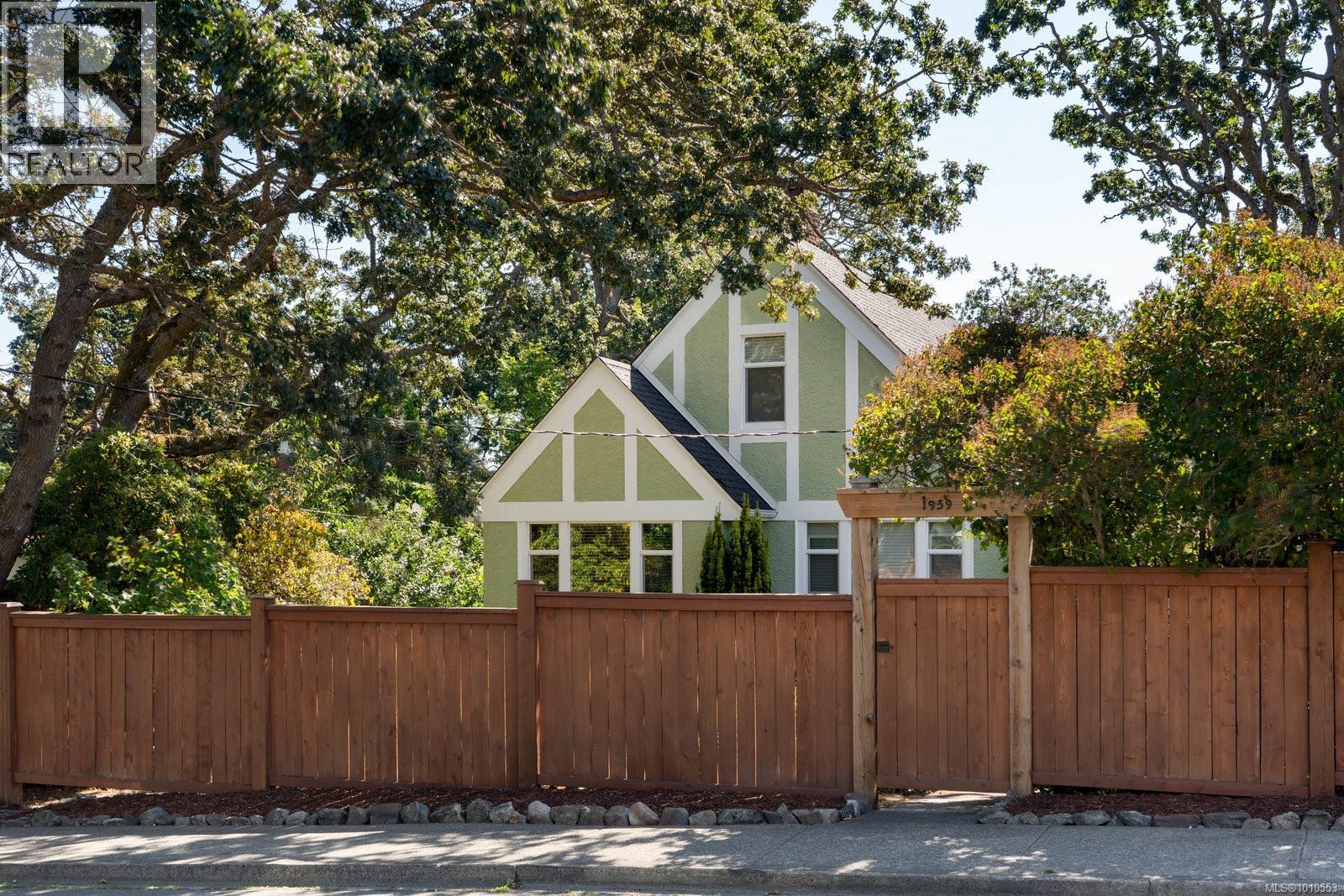  1959 Hampshire Road, Oak Bay