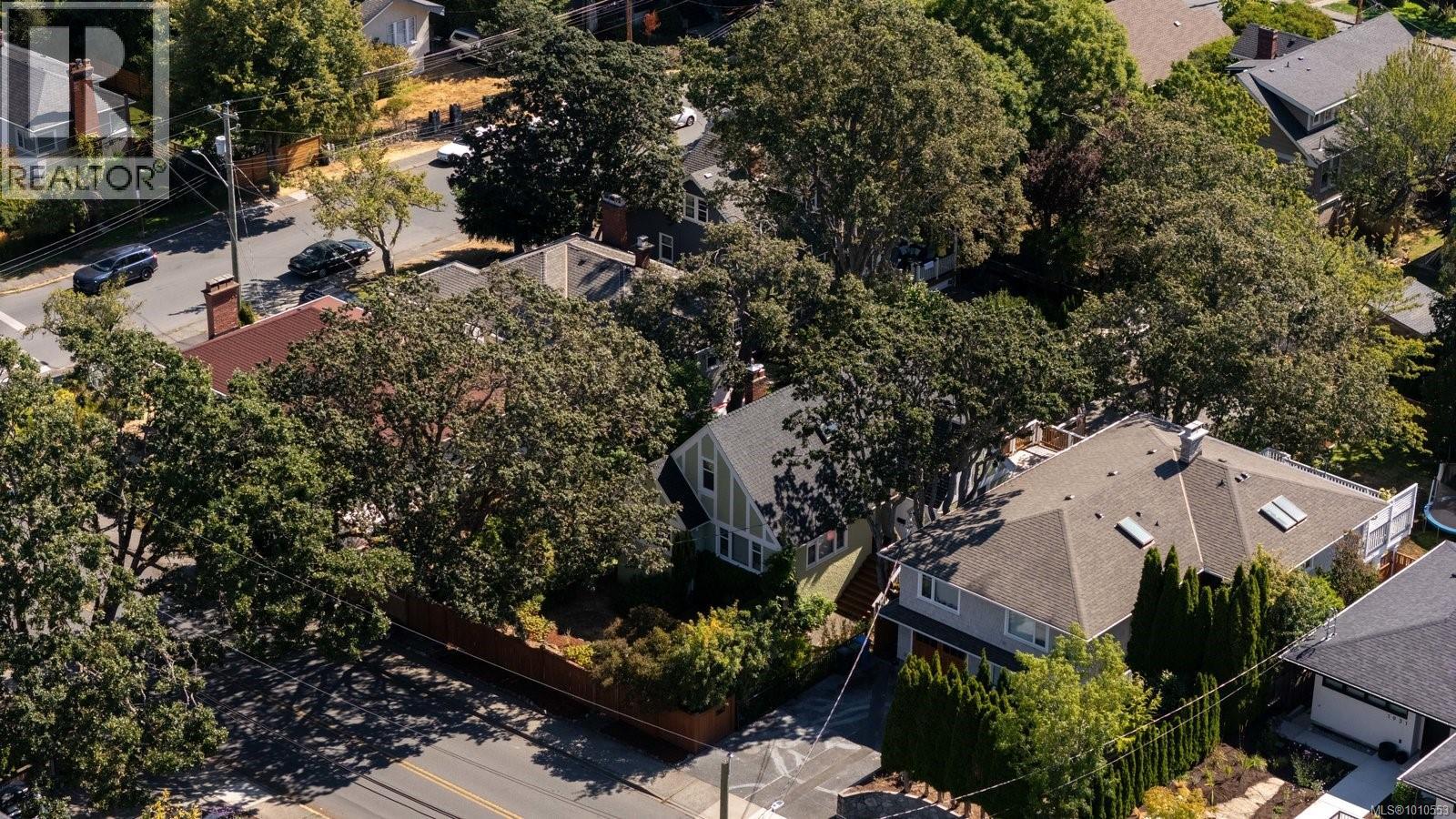  1959 Hampshire Road, Oak Bay