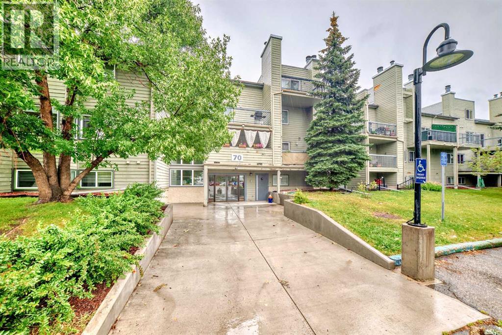 Single Family House for Sale in   Glamis Drive SW Glamorgan Calgary 