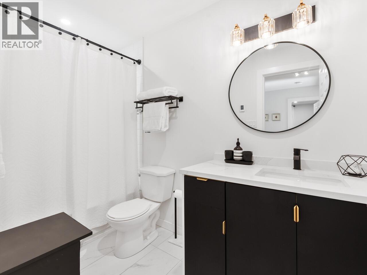 Photo 16 of 848 W 16th Street, North Vancouver BC