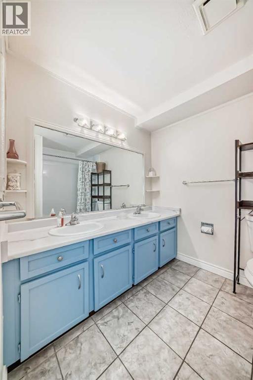 Single Family House for Sale in   Glamis Drive SW Glamorgan Calgary 