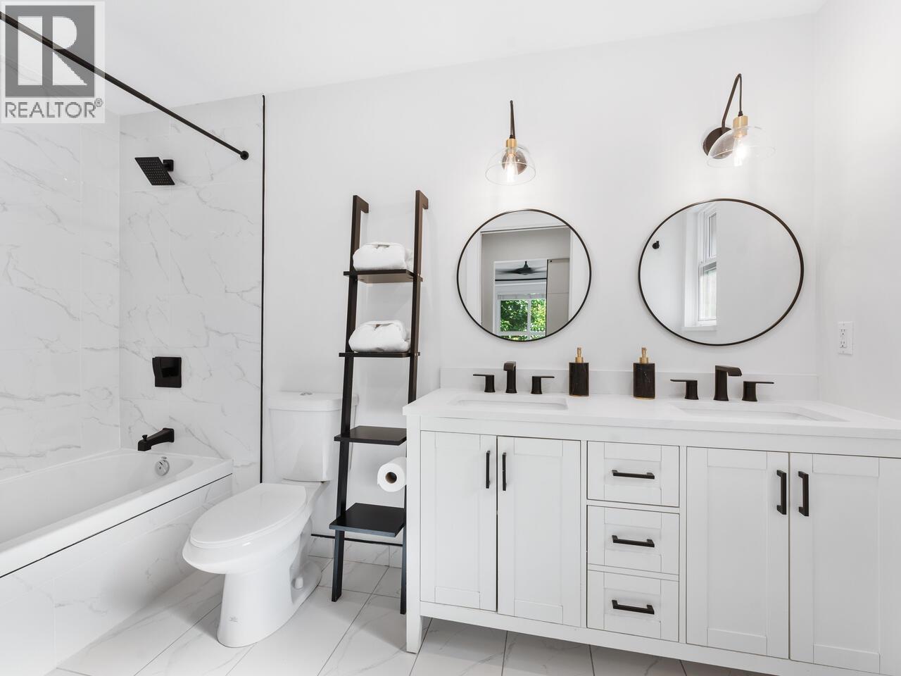 Photo 12 of 848 W 16th Street, North Vancouver BC