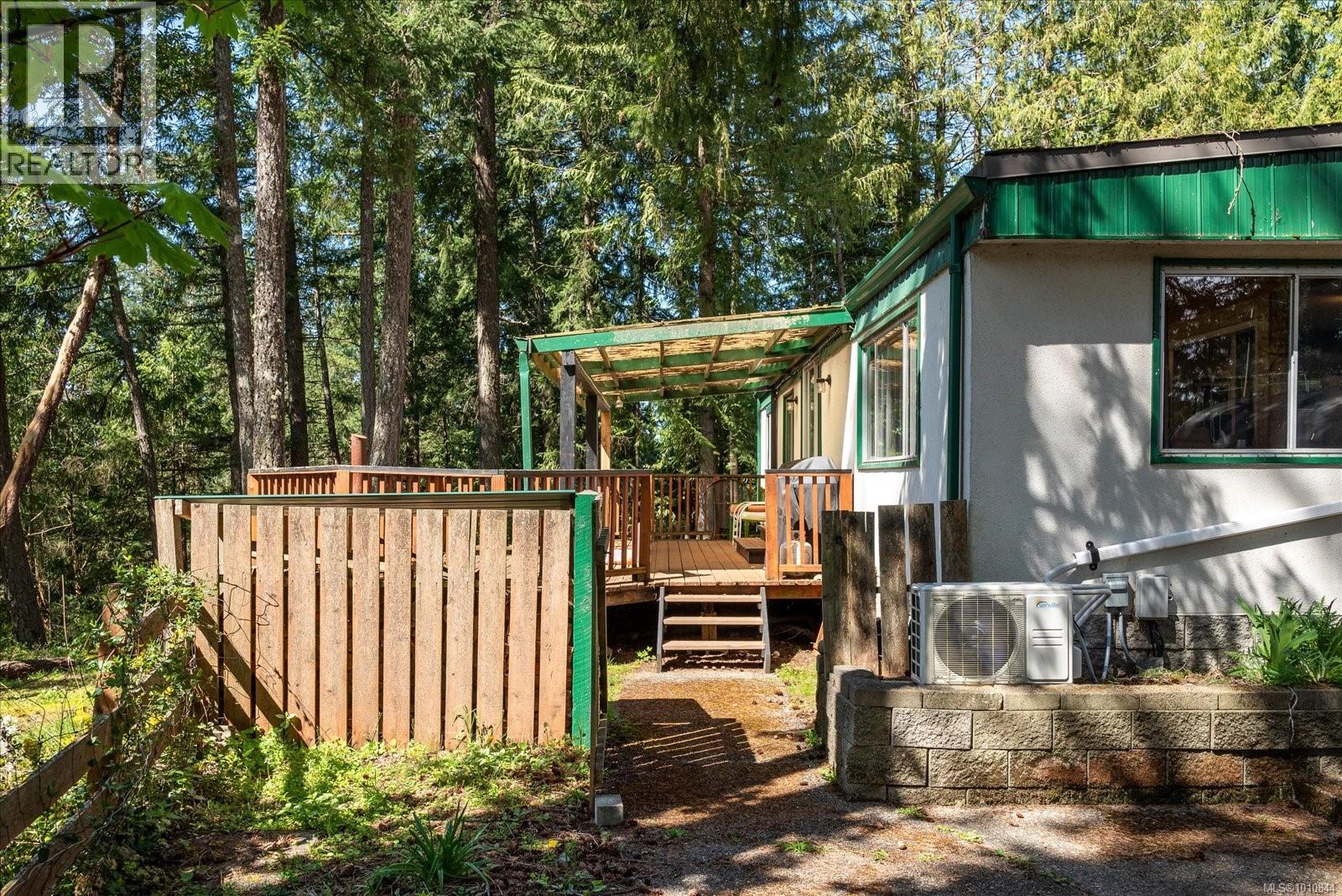 Photo 15 of 69 Lake Pl, Nanaimo BC