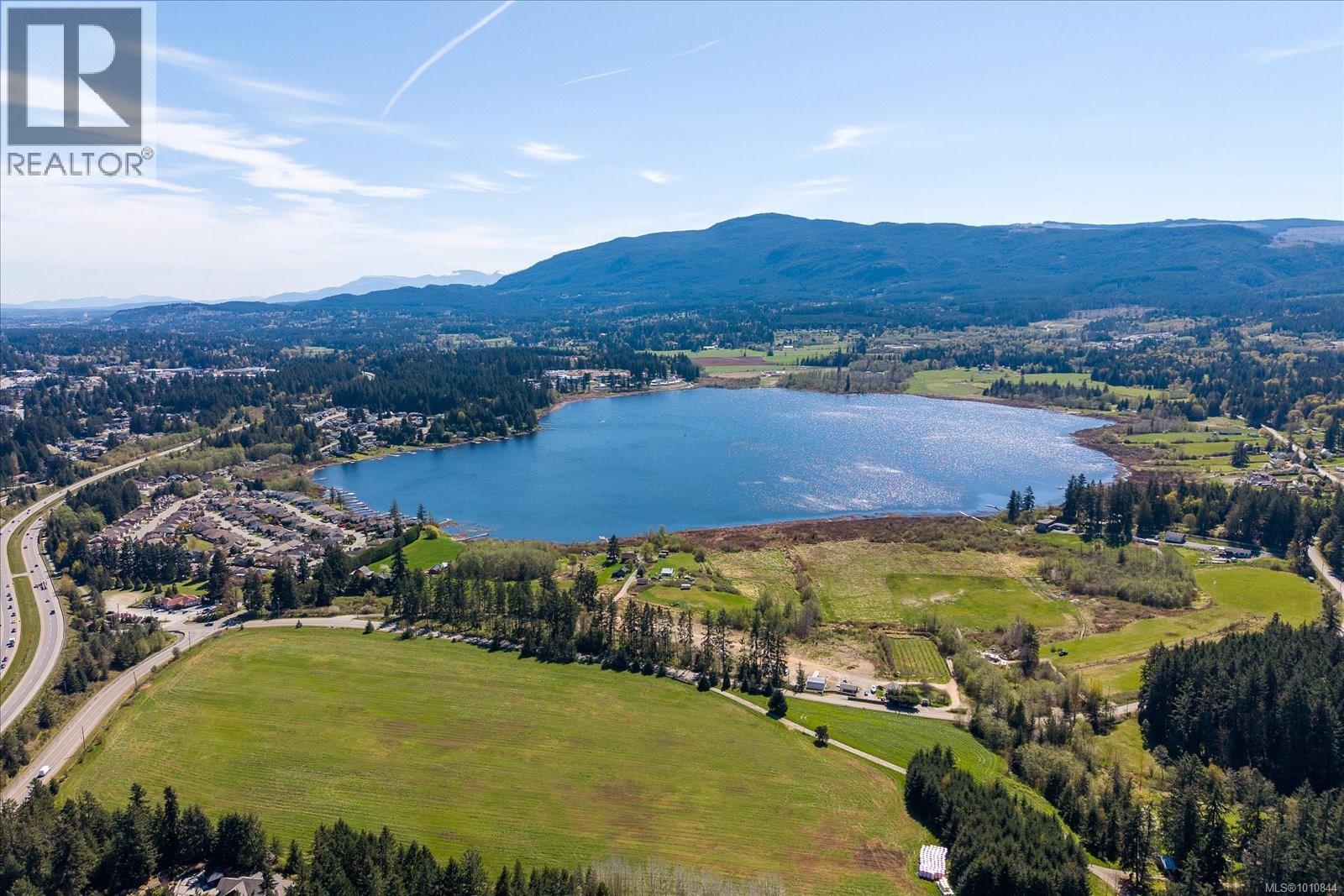 Photo 12 of 69 Lake Pl, Nanaimo BC