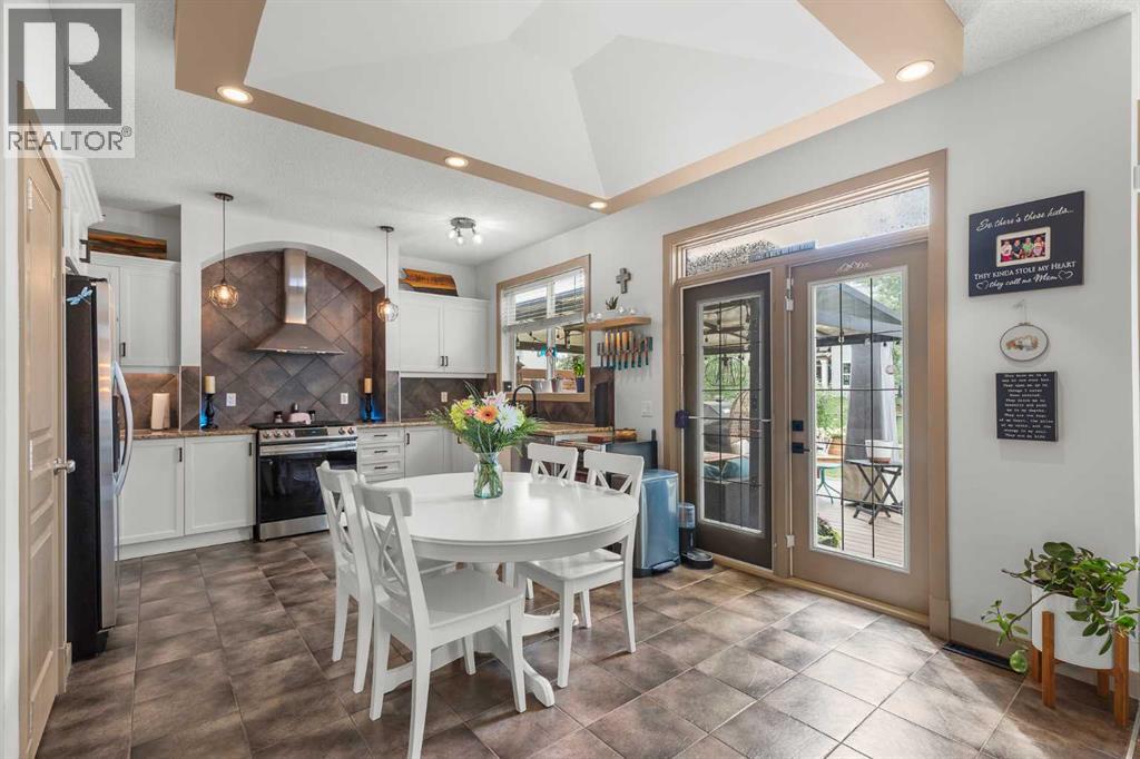 Photo 29 of 119 Westmount Road, Okotoks AB