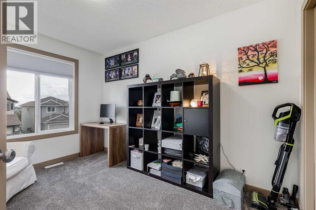 Photo 35 of 119 Westmount Road, Okotoks AB