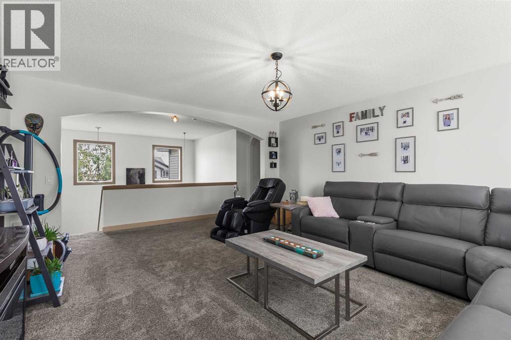 Photo 46 of 119 Westmount Road, Okotoks AB