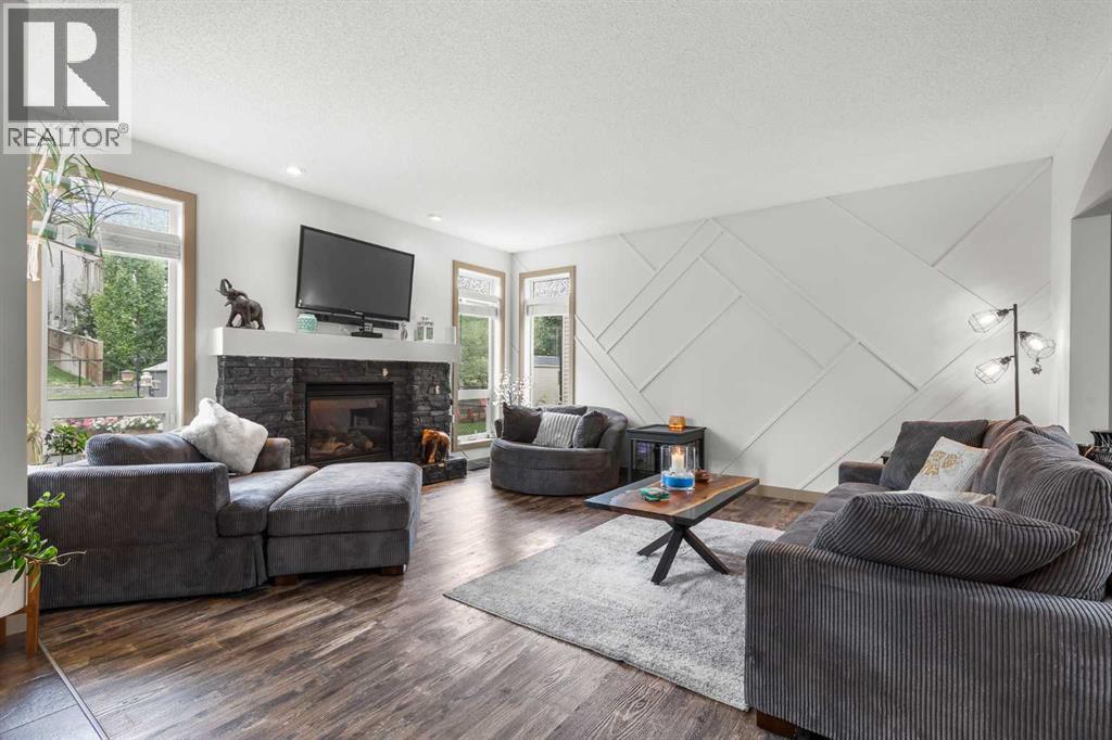 Photo 33 of 119 Westmount Road, Okotoks AB
