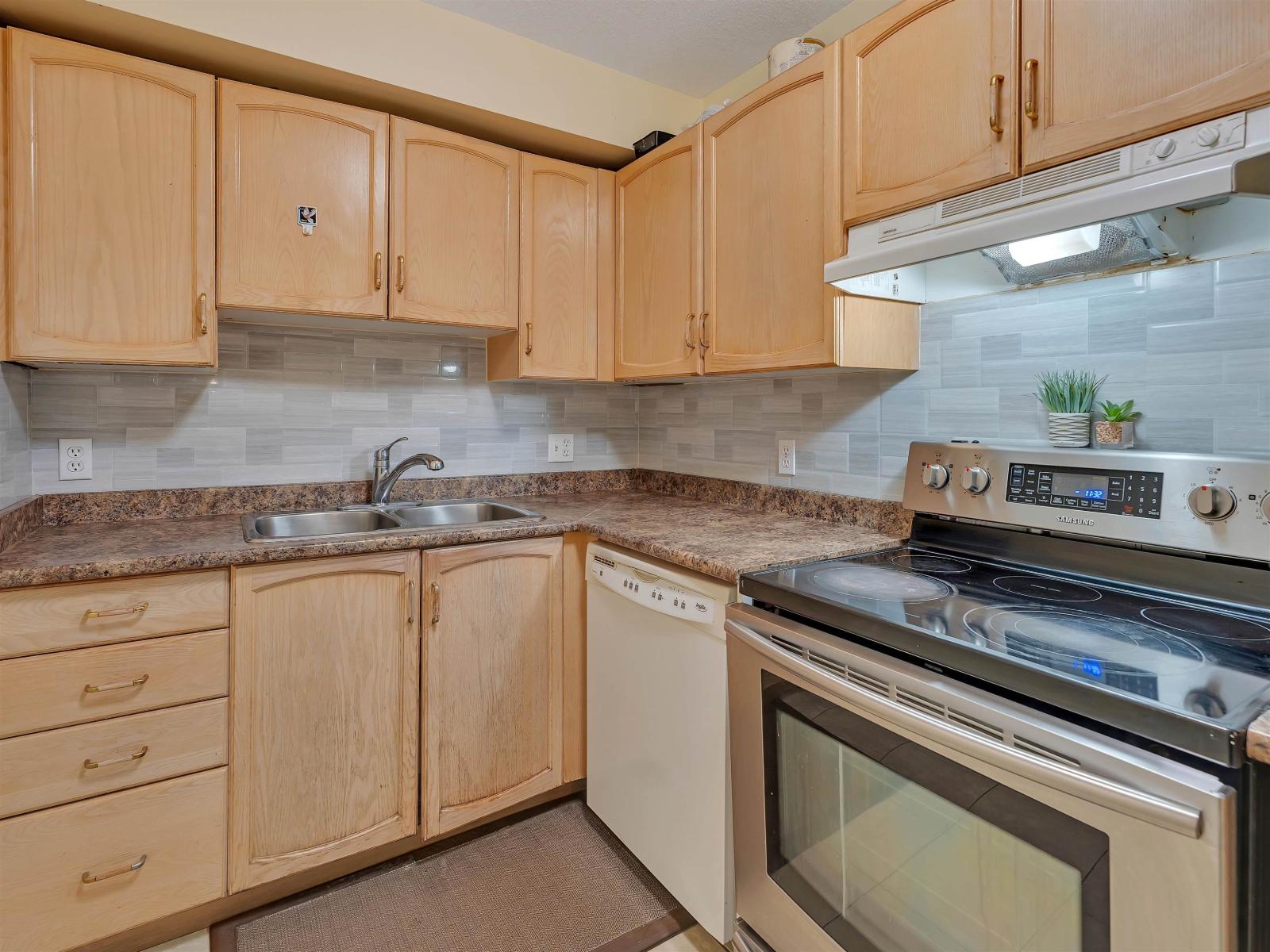 Photo 24 of 101 2960 Trethewey Street, Abbotsford BC