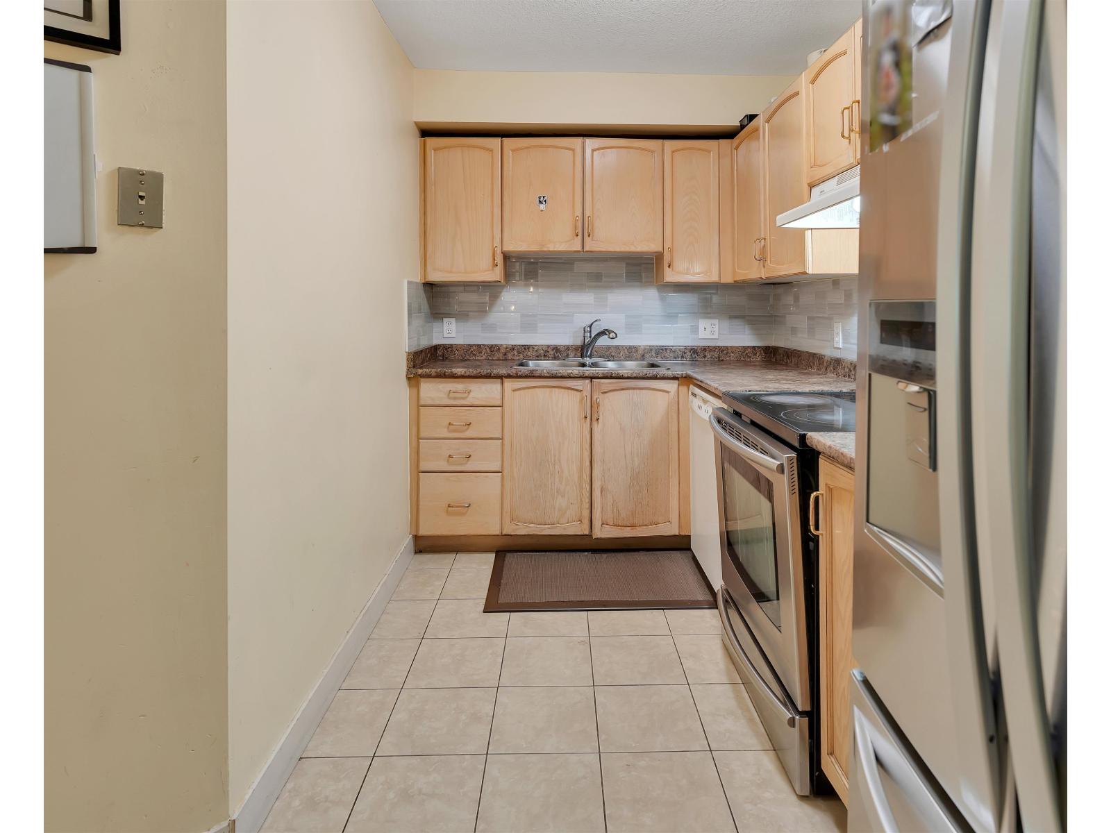 Photo 23 of 101 2960 Trethewey Street, Abbotsford BC