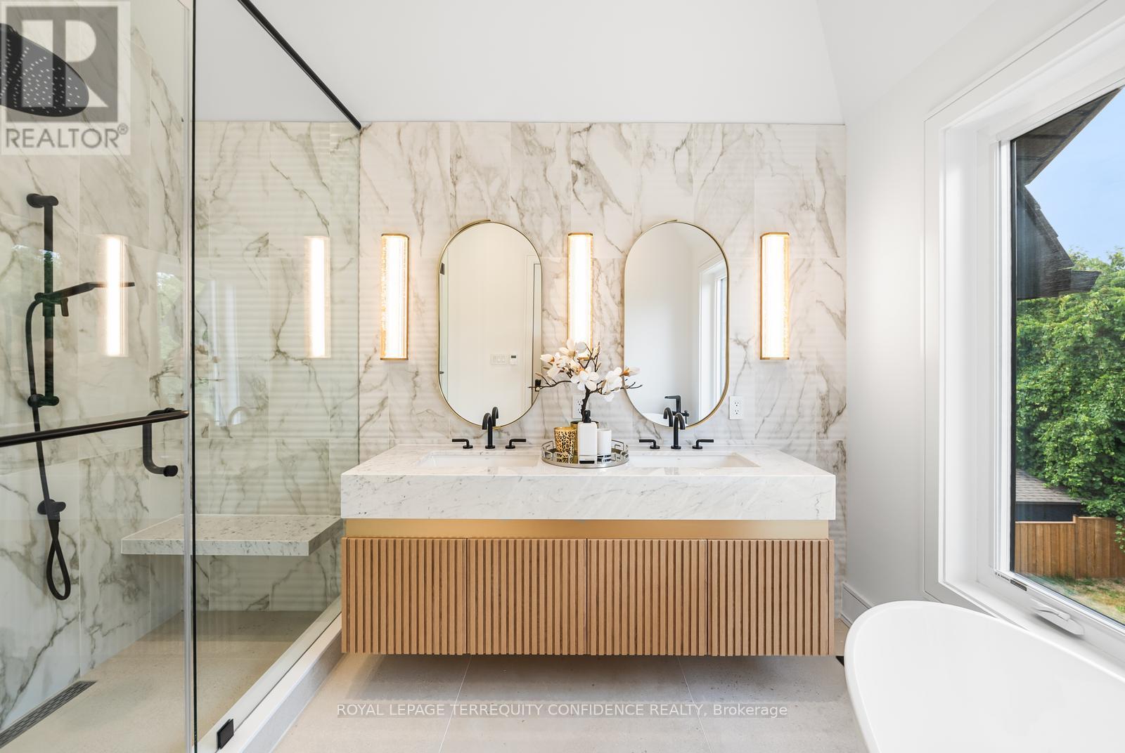 Photo 19 of 338 A Horsham Avenue, Toronto ON