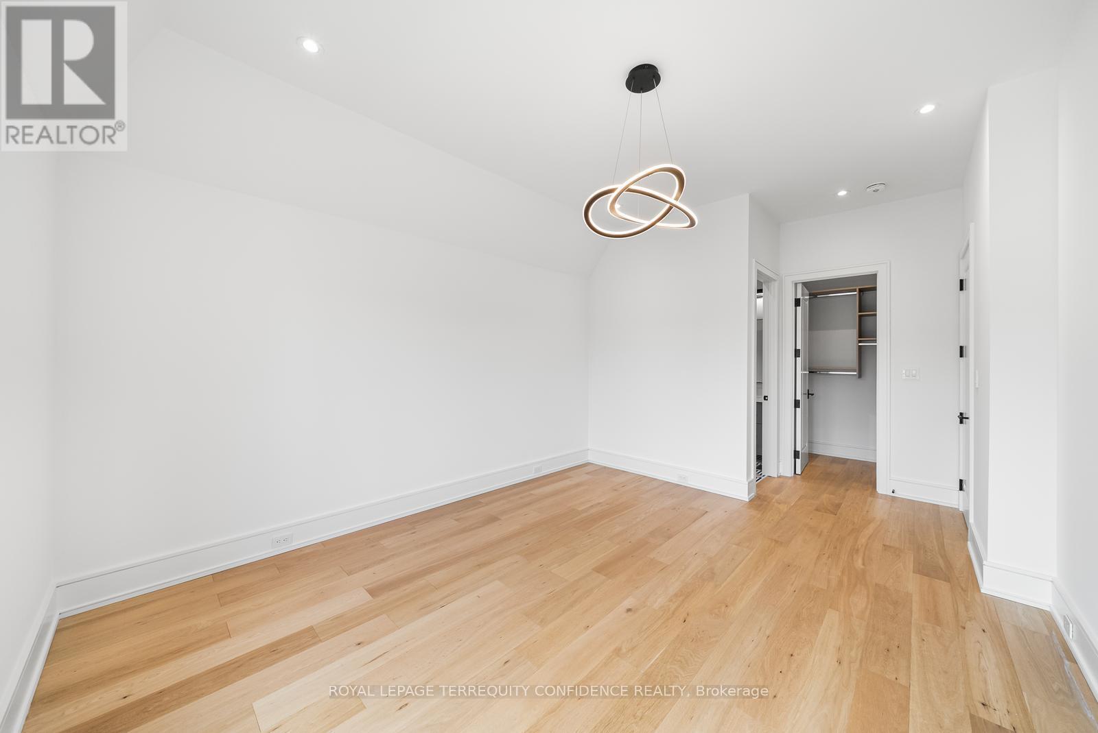 Photo 37 of 338 A Horsham Avenue, Toronto ON