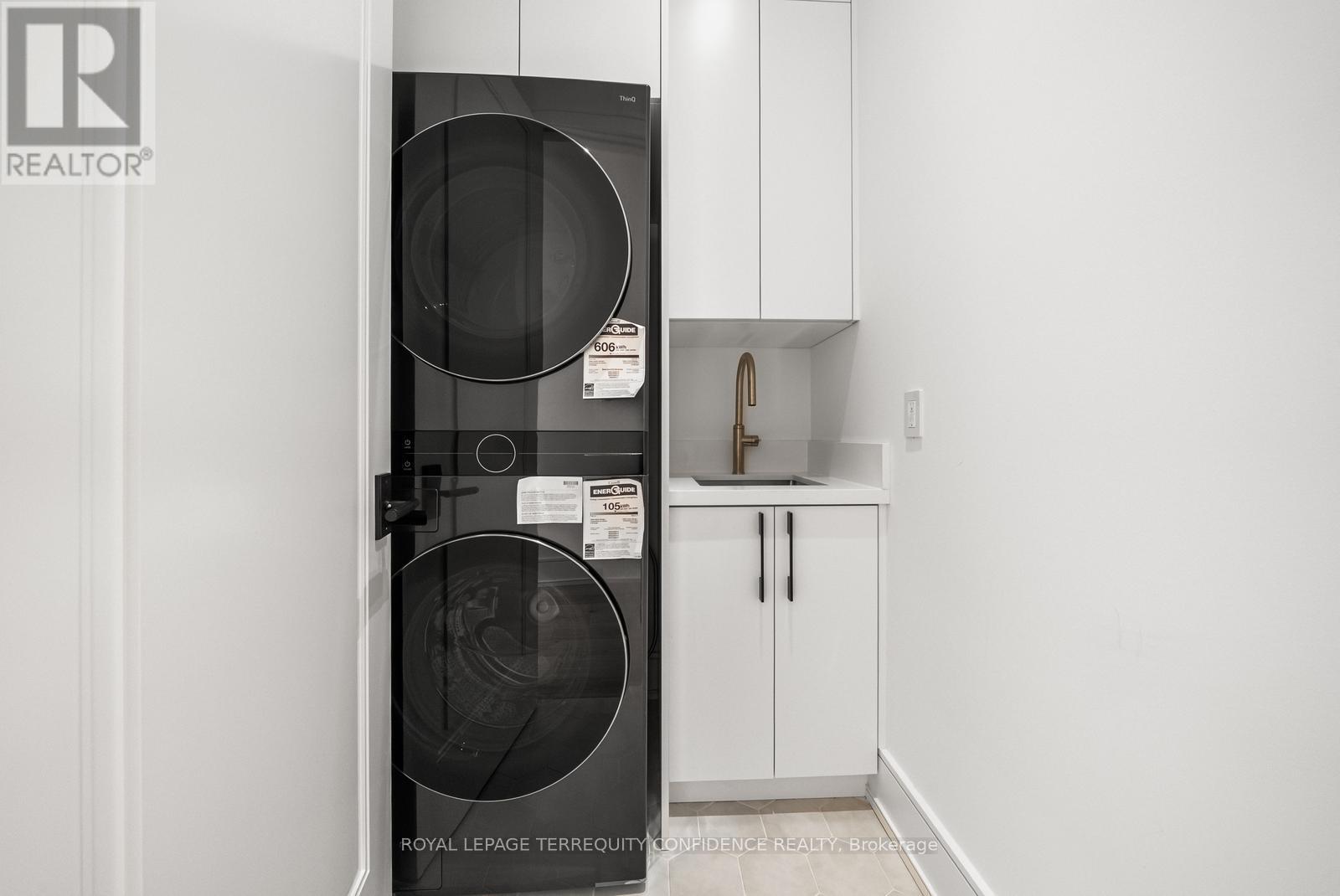 Photo 1 of 338 A Horsham Avenue, Toronto ON