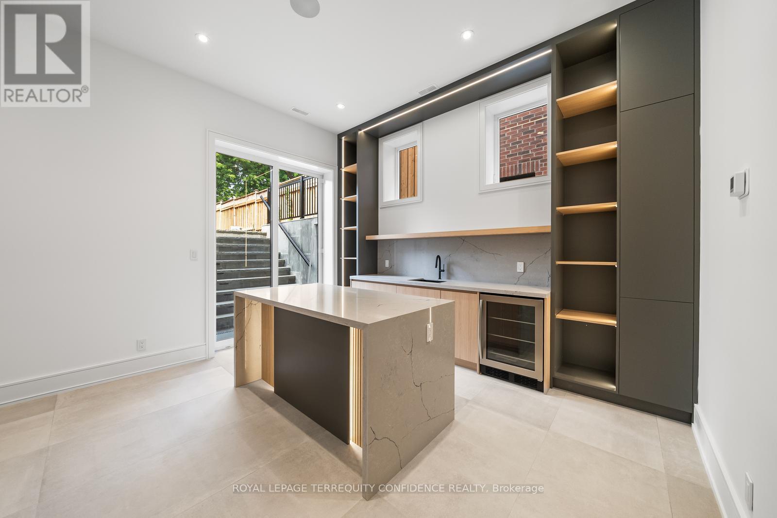 Photo 42 of 338 A Horsham Avenue, Toronto ON
