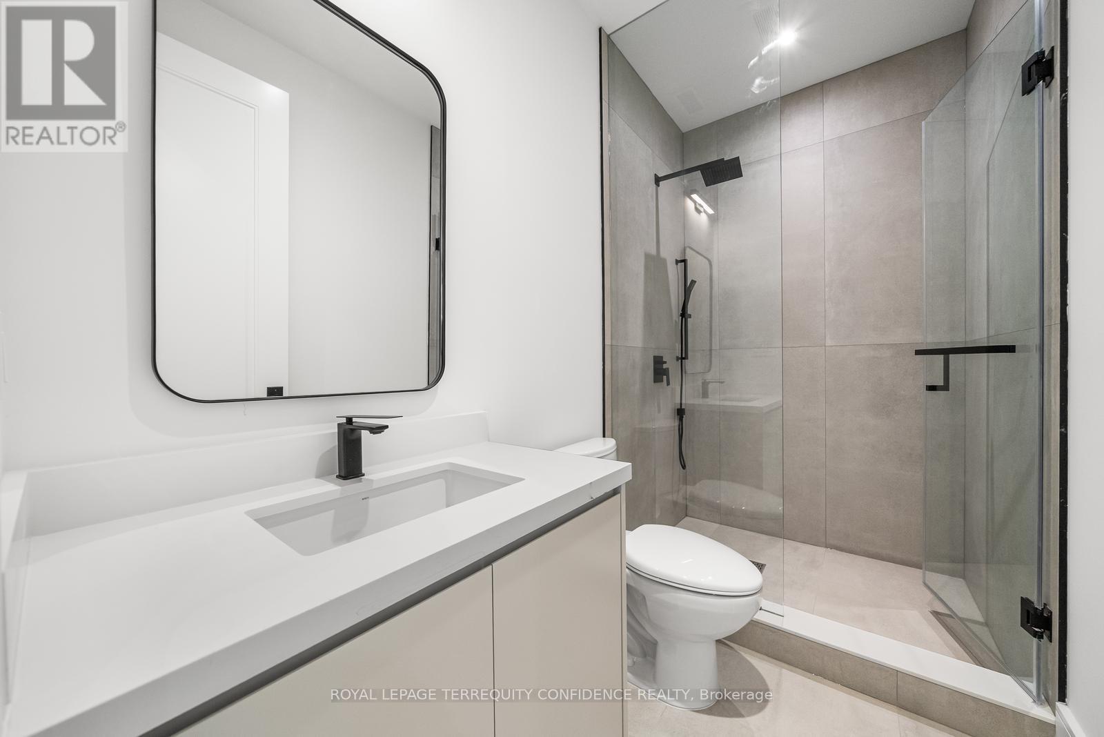 Photo 14 of 338 A Horsham Avenue, Toronto ON