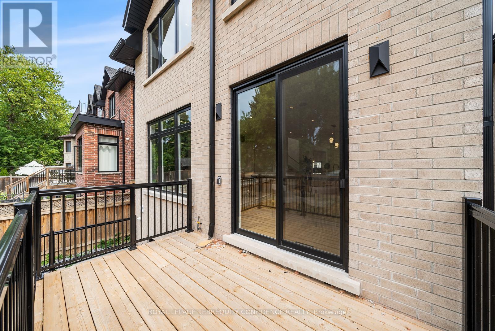 Photo 7 of 338 A Horsham Avenue, Toronto ON