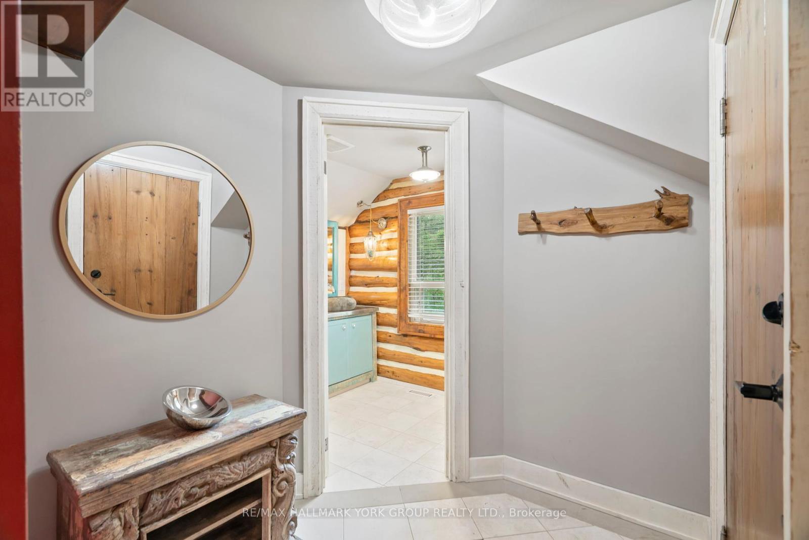 Photo 10 of 16590 Hurontario Street, Caledon ON